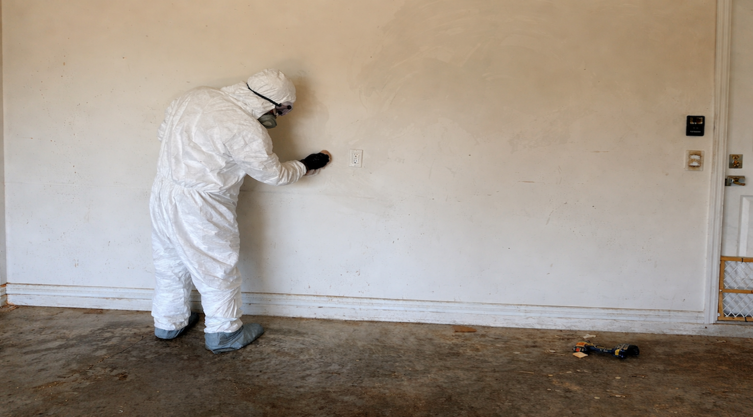 Biohazard cleanup service image